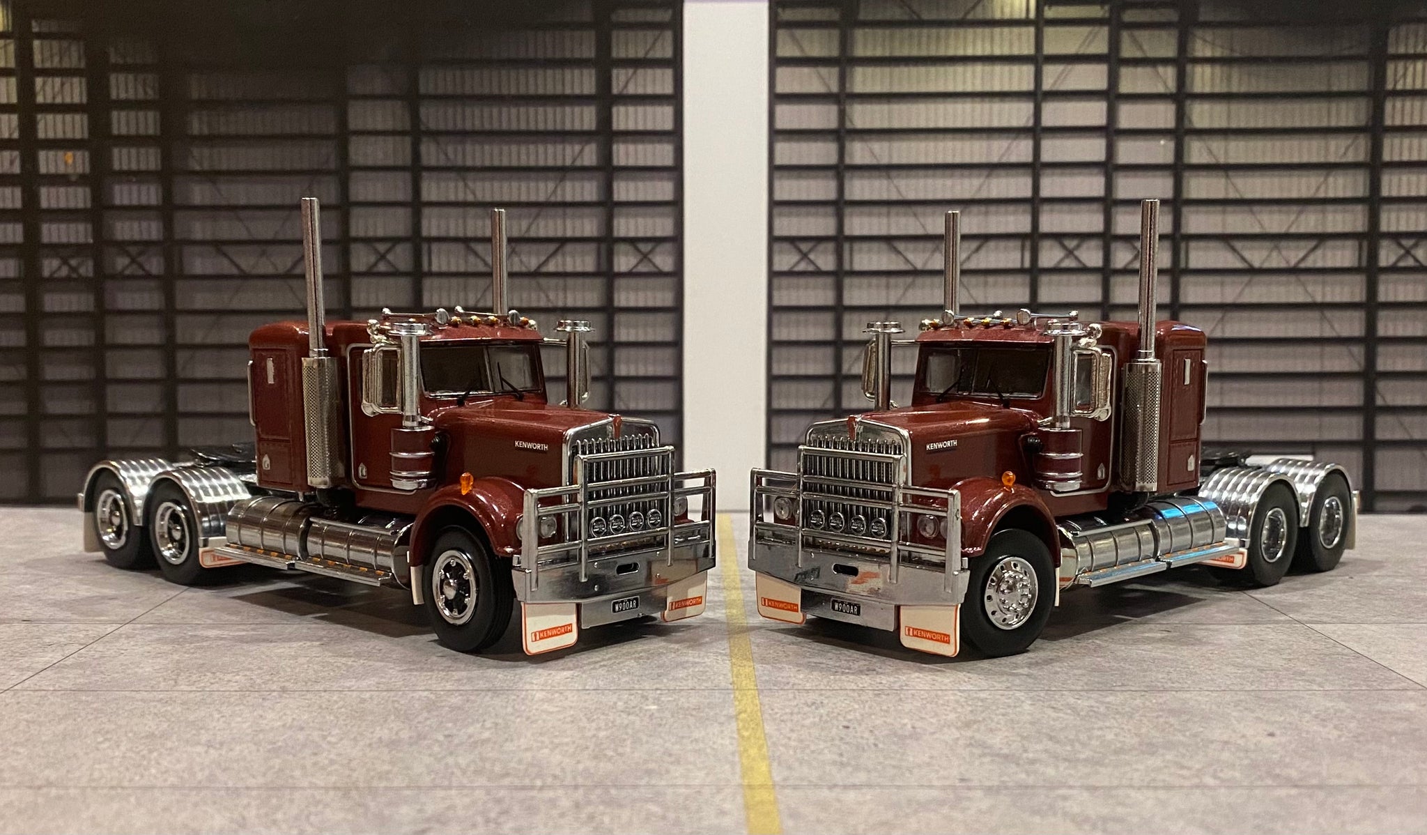 KENWORTH W900 "LOWLINE BUNK" 1/50 DIECAST PRIME MOVERS* - iconicreplicas