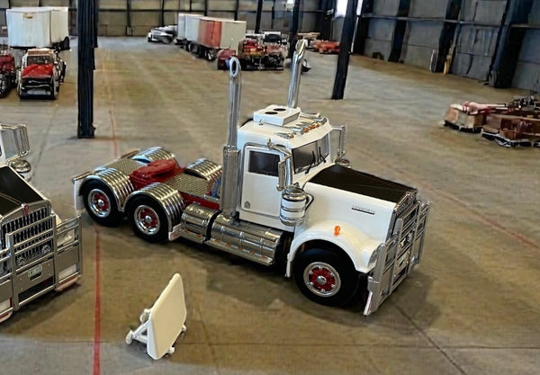 *NEW MODEL* DAY-CAB W900 KENWORTH