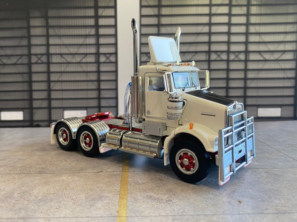 *NEW MODEL* DAY-CAB W900SAR KENWORTH