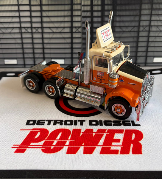 *NEW LIVERY MODEL* TNT DAY-CAB W900SAR KENWORTH